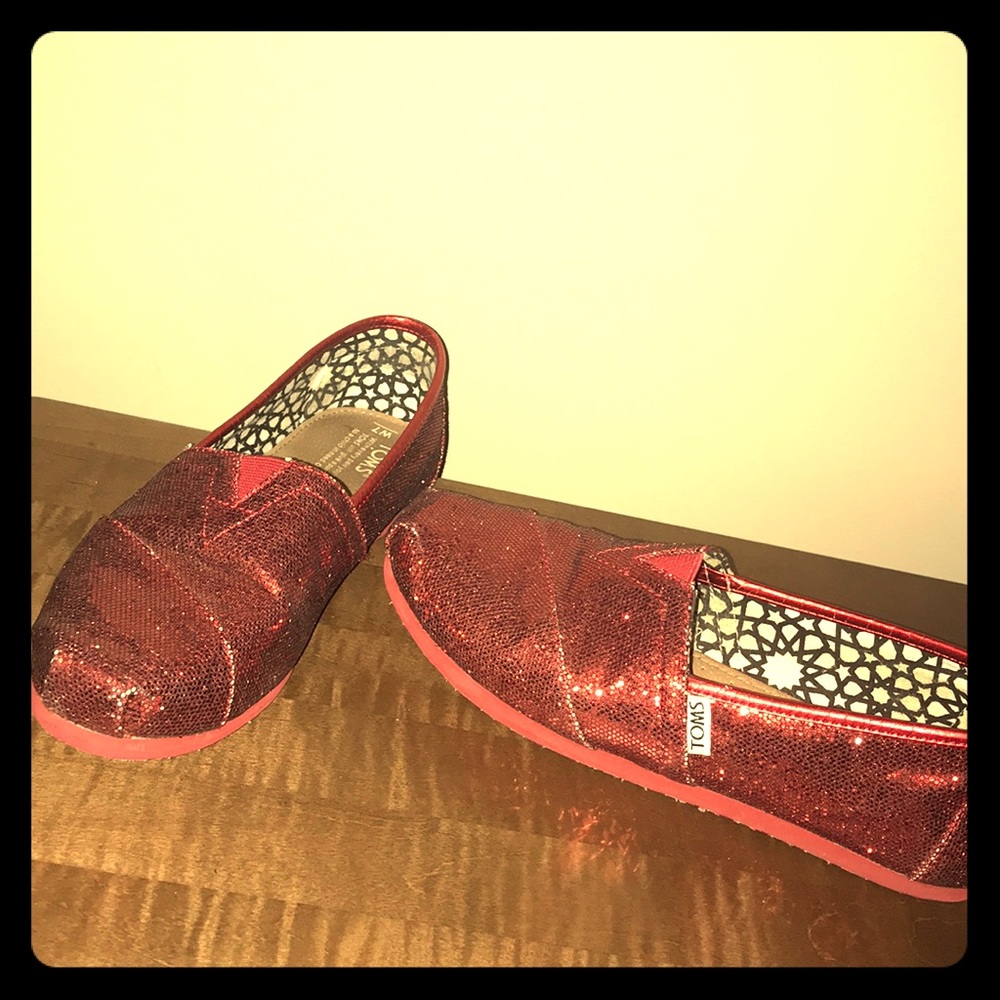 TOMS shoes